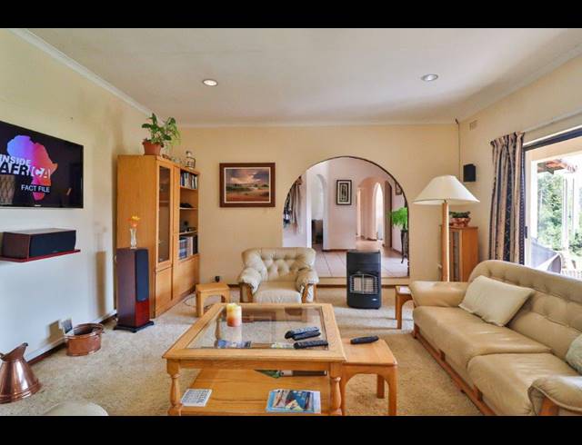4 BEDROOM HOUSE TO LET IN WORLDS VIEW